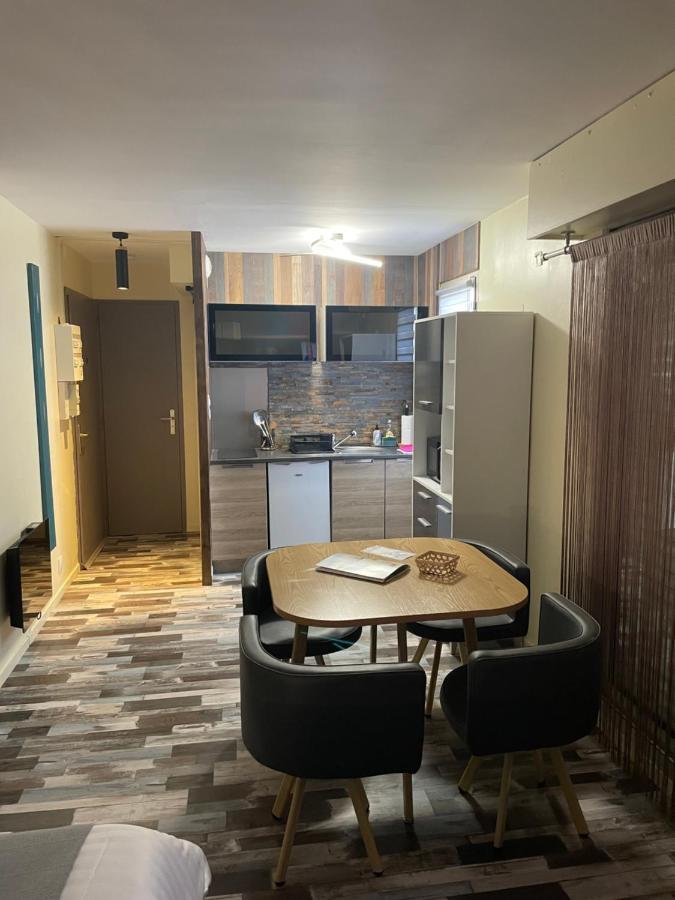 Studio En Residence La Baie De L Adon Сен-Жил-Кроа-дьо-Ви Екстериор снимка