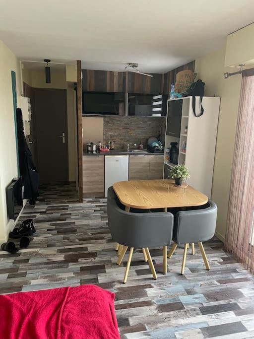 Studio En Residence La Baie De L Adon Сен-Жил-Кроа-дьо-Ви Екстериор снимка