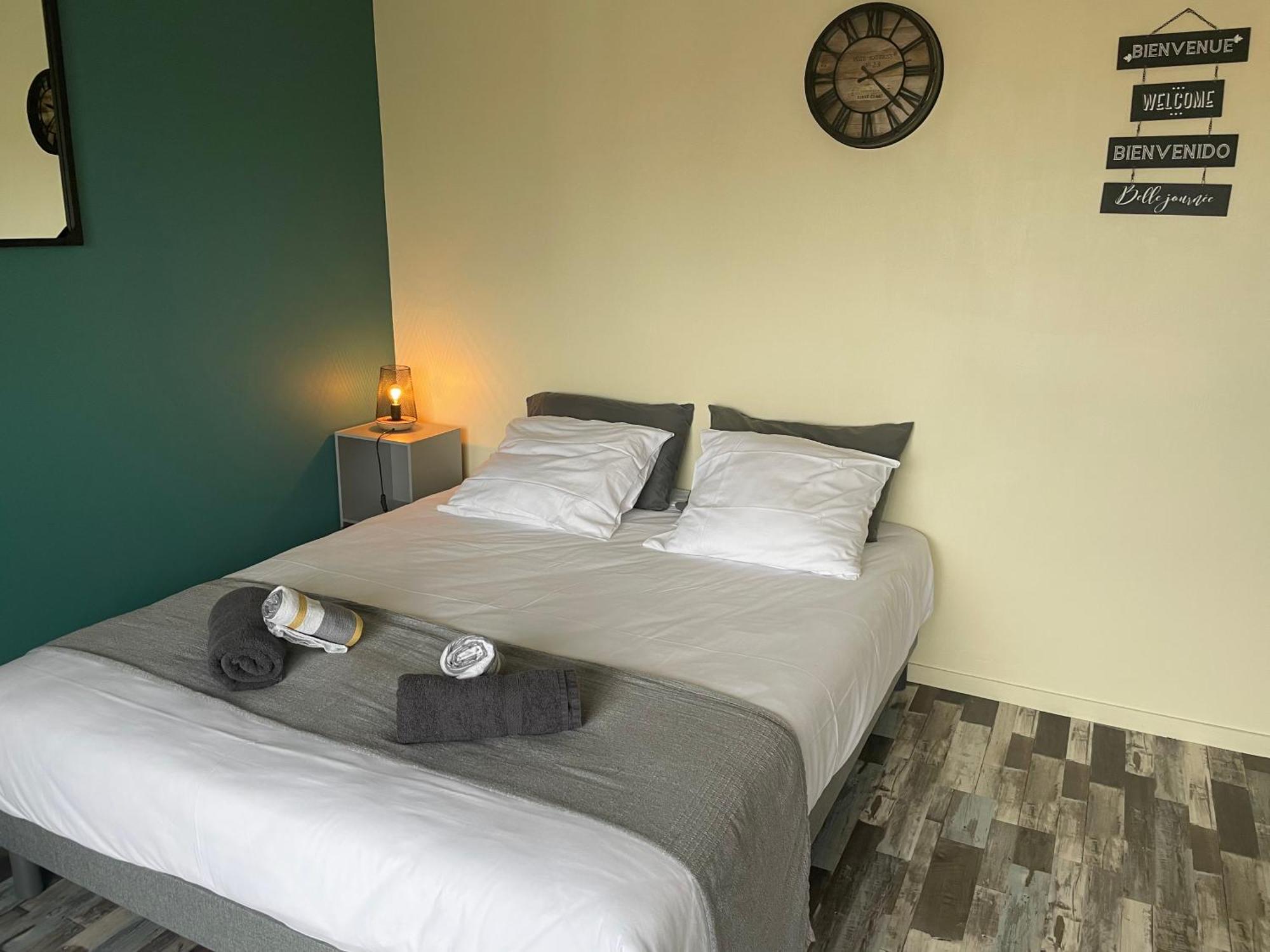 Studio En Residence La Baie De L Adon Сен-Жил-Кроа-дьо-Ви Екстериор снимка