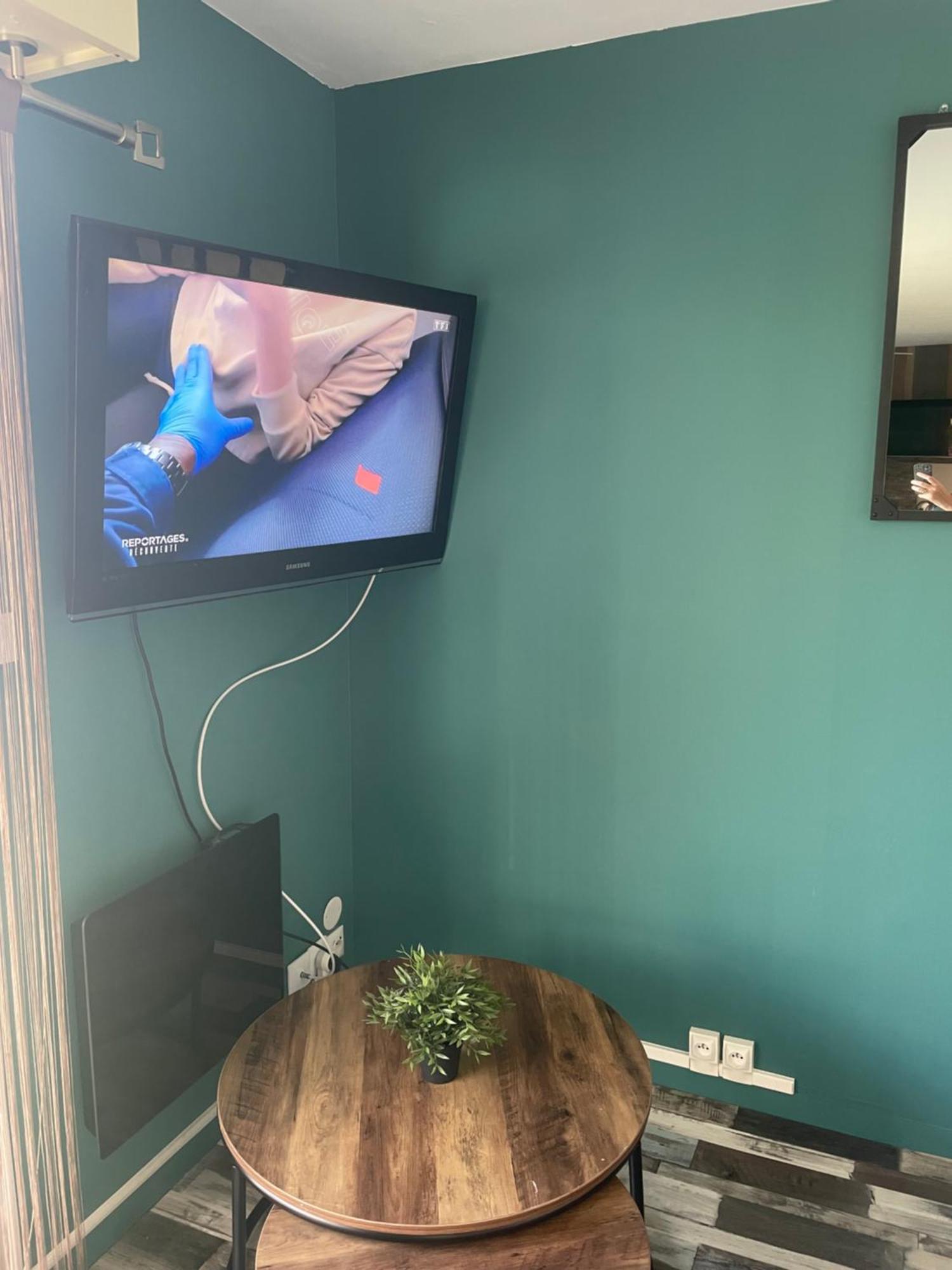 Studio En Residence La Baie De L Adon Сен-Жил-Кроа-дьо-Ви Екстериор снимка